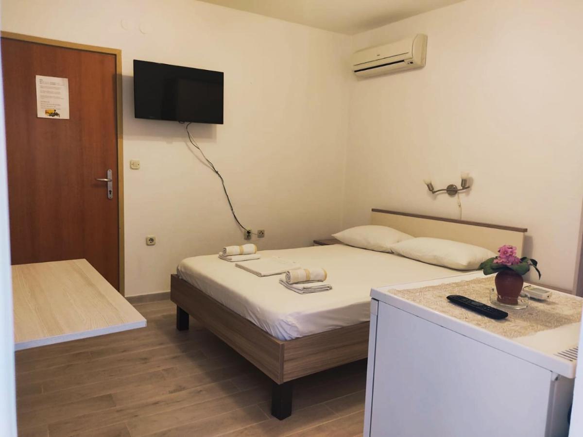 Apartments Dragica Milna  Esterno foto