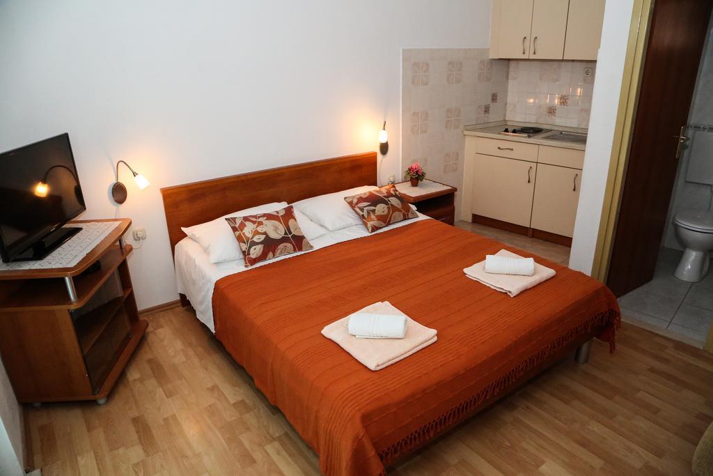 Apartments Dragica Milna  Esterno foto