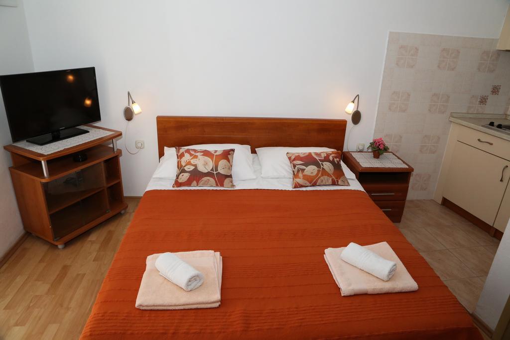 Apartments Dragica Milna  Esterno foto